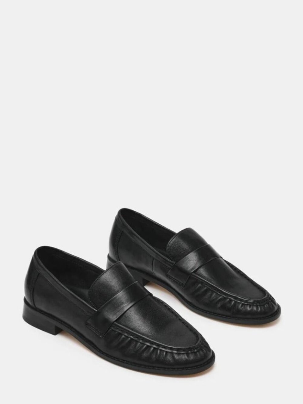 NWT Steve Madden Ronie Black Leather Scrunched Loafers
